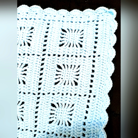 🧶Vintage 🧶Handmade 🤶Granny Square 🧶Afghan, Light Blue - Picture 5 of 5